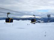 The modern S3 lift travels up to the Voss Resort ski area