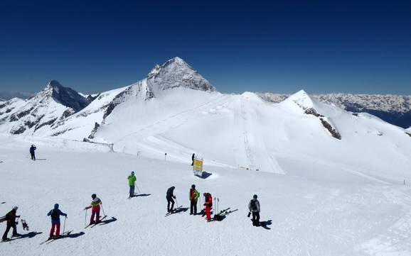 Highest base station in the Tux Alps – ski resort Hintertux Glacier (Hintertuxer Gletscher)