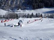 ‘Kinderskischaukel’ children’s ski area: Krispini Express (moving carpet)
