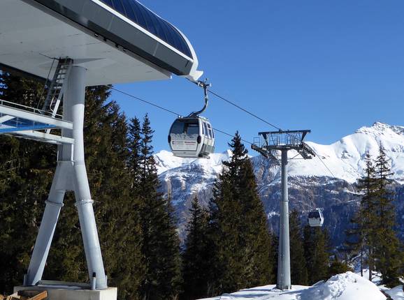 Gondelbahn Vals-Gadastatt - 8pers. Gondola lift (monocable circulating ropeway)