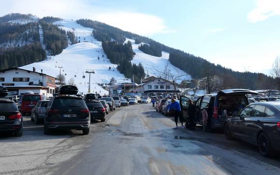 Kaiser Mountains: access to ski resorts and parking at ski resorts – Access, Parking Hochkössen (Unterberghorn) – Kössen