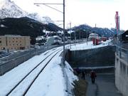 Ground-level access from Scuol train station to the base station of the gondola lift