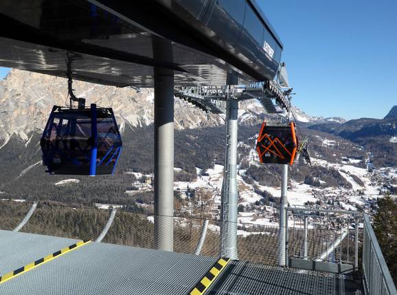 Cortina-Colfiere-Col Drusciè - 10pers. Gondola lift (monocable circulating ropeway)
