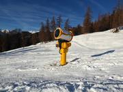 Efficient snow cannons in the ski resort of Scuol