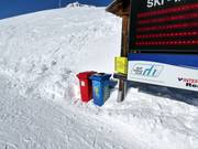 Rubbish bin in the middle of the ski resort