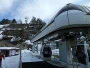 Cesana-Ski Lodge - 8pers. Gondola lift (monocable circulating ropeway)