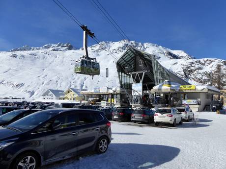 Saint-Gotthard Massif: access to ski resorts and parking at ski resorts – Access, Parking Gemsstock – Andermatt