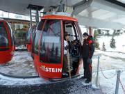 Assistance with boarding at the Steinplattenbahn lift