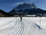 Cross-country trails with a view of the Zugspitze