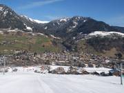 The village of Praz sur Arly is located across from the ski resort on the sunny side of the Val d’Arly
