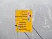Sign-posting for slopes in the ski resort