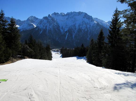Gorgeous view of the Karwendel Mountains on the Sonnen slope