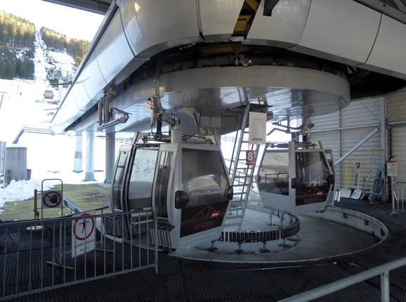 Hochserles - 8pers. Gondola lift (monocable circulating ropeway)