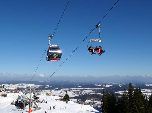 Alpspitz-Kombibahn 2 - Combined installation (4 pers. chair and 8 pers. gondola)