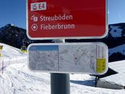 Signposting with piste map (detailed view and overview)