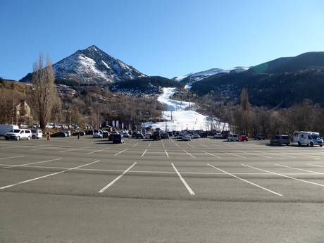 Aragon: access to ski resorts and parking at ski resorts – Access, Parking Cerler