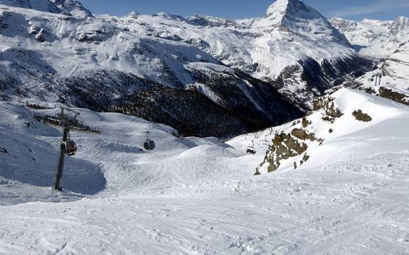 Ski resorts for advanced skiers and freeriding Matterhorn (Monte Cervino) – Advanced skiers, freeriders Zermatt/Breuil-Cervinia/Valtournenche – Matterhorn
