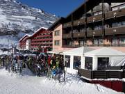 Hotels at the base station of the Trittkopf lift in Zürs