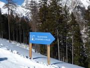 Signposting in the ski resort of Ladurns
