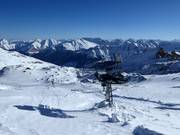 Ski lifts lead up to almost 3000 m on the Dachberg