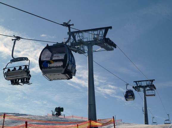Parsennbahn - Combined installation (4 pers. chair and 8 pers. gondola)