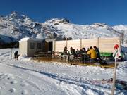 Small snack bar at the Pony lift.