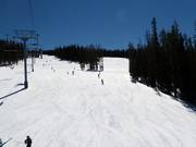 Easy slopes in the upper part of the ski resort at the Cinch Express