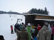 The lift is well-frequented when there is snow