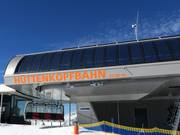 The world's first 6-person chairlift with a solar system: Hüttenkopfbahn lift