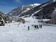 ‘Kinderskischaukel’ children’s ski area: Tellerblitz button lift