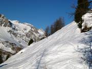 Deep snow slope at the Aela ski lift