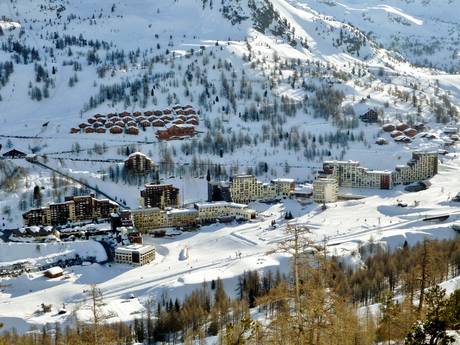 Southern French Alps (Alpes du Sud): accommodation offering at the ski resorts – Accommodation offering Isola 2000