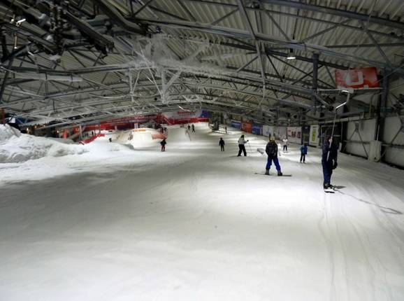 Main slope in the De Uithof ski hall