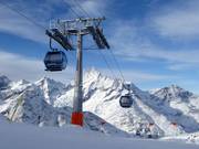 Kumme - 10pers. Gondola lift with seat heating (monocable circulating ropeway)