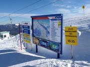 Piste map and signposting at the mountain station