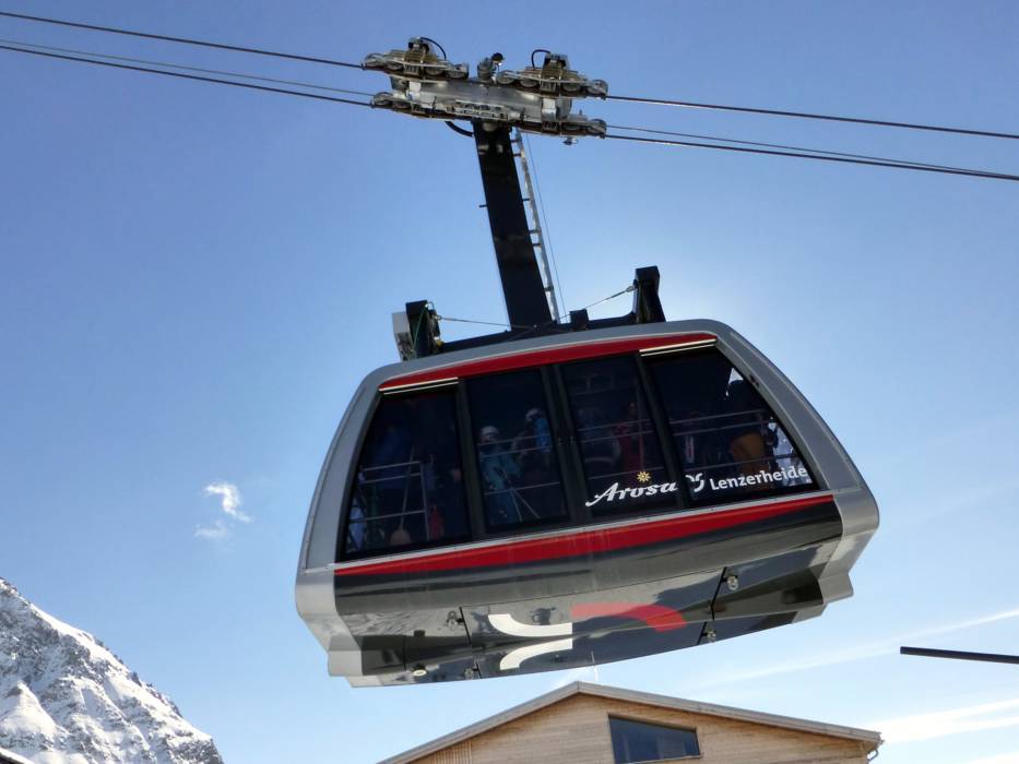 Aerial tramway lifts reversible ropeway lifts