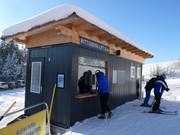 Clean and tidy ticket area