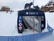 Tignes 1800-1 - People mover with cover