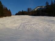 The difficult downhill run merges into the easy downhill run.