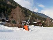 Snowmaking with lances in the valley on the Savoy piste
