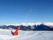 Snow lance in the ski area Les 3 Vallées