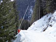 Snow production with snow guns in the Großglockner Resort Kals-Matrei ski area