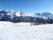 Pradolago facile slope with view of the Brenta Dolomites