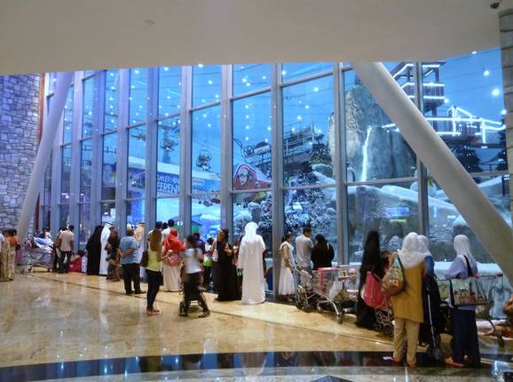 View from the Mall of the Emirates into the ski hall