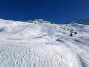 Freeride terrain at the Kirchenkarbahn