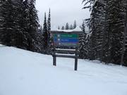 Information and piste map at the entrance