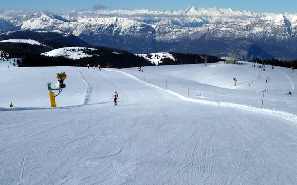 Skiing on the Alpe Cimbra