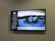 Live webcam with information at the valley station