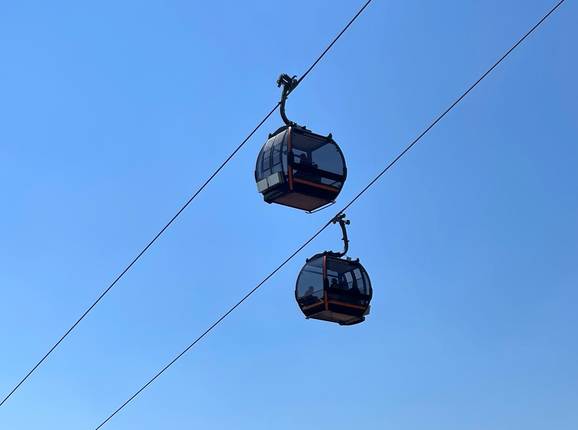 Zagreb-Sljeme - 10pers. Gondola lift (monocable circulating ropeway)