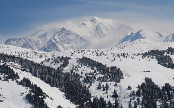 Skiing in Le Cernix